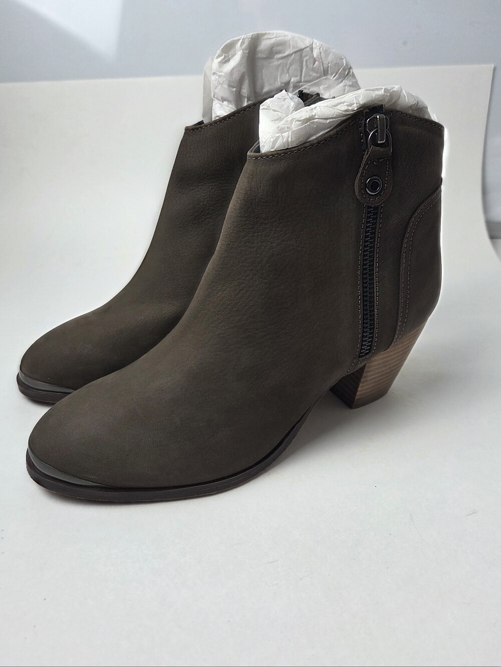 Diba Women's Brown Bootie, NWOT Size 8